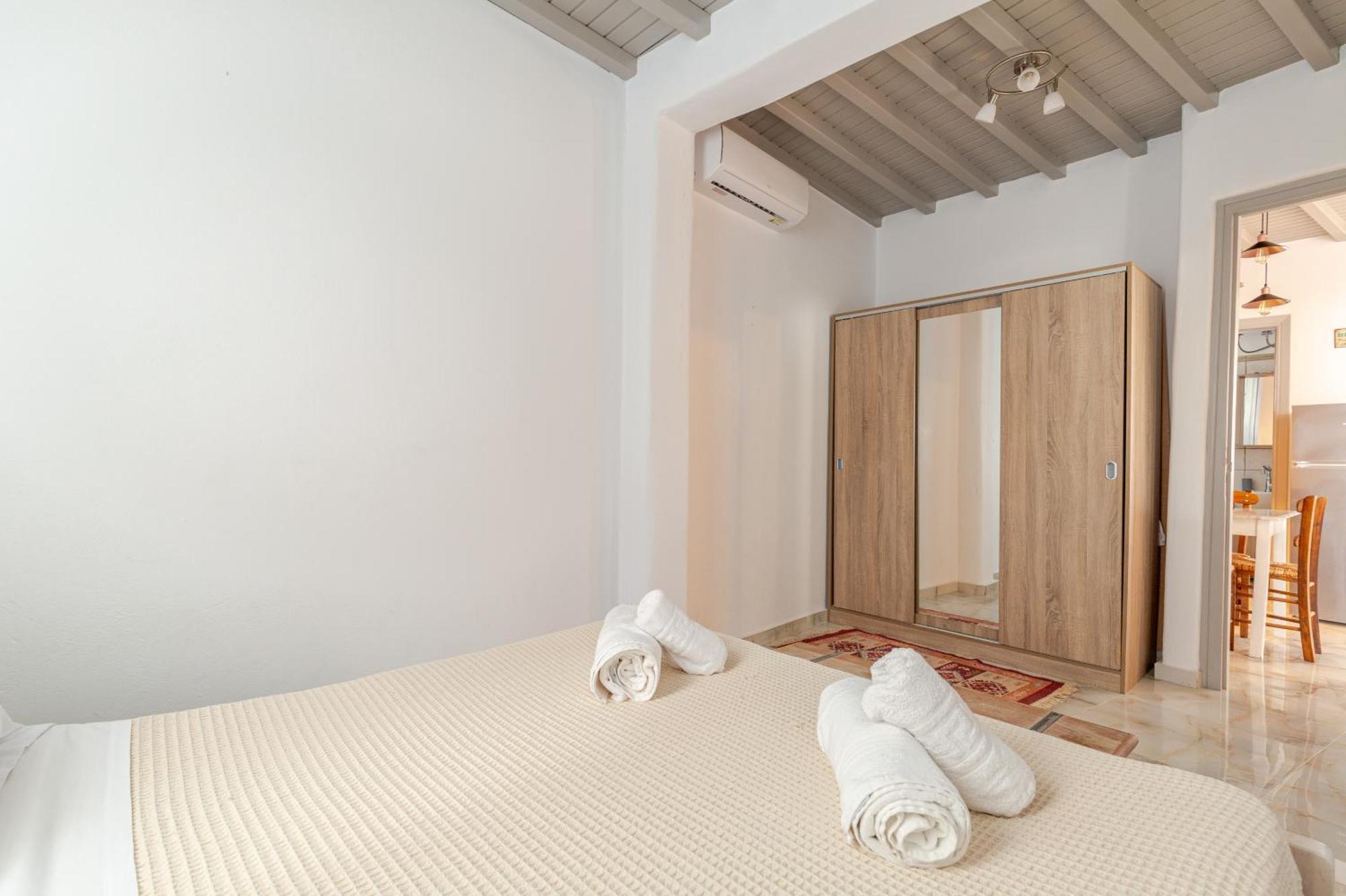 Elenitas Beach House In Ornos Extérieur photo