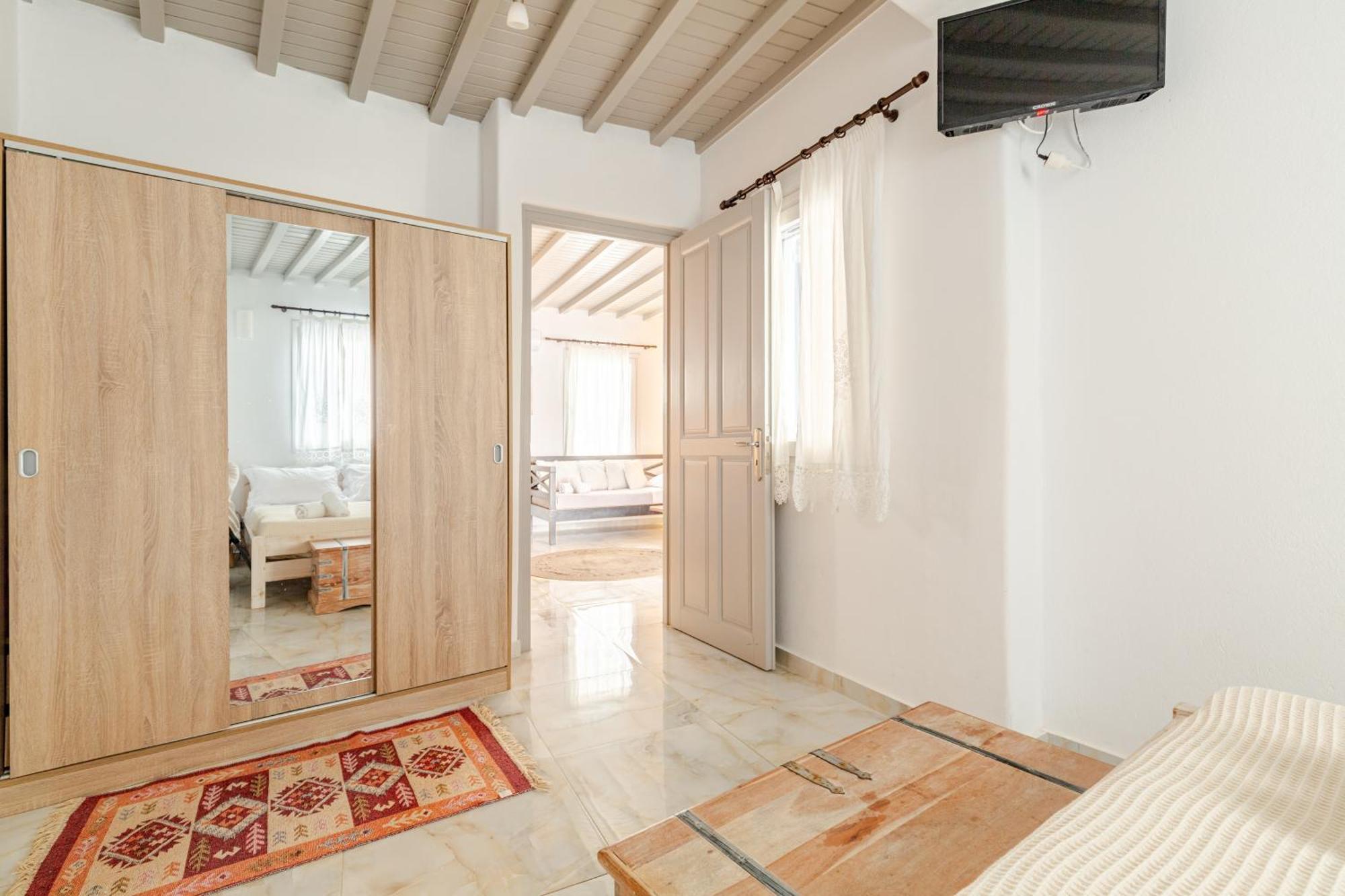 Elenitas Beach House In Ornos Extérieur photo